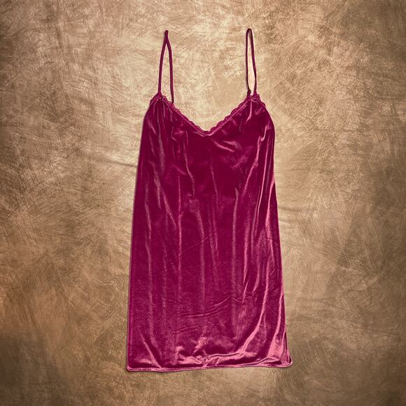Victoria's Secret Velvet V Neck Slip Velour Magenta Pink Women's S Lingerie Lace - Picture 1 of 8